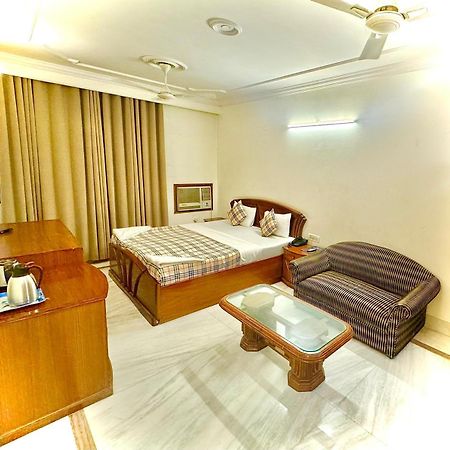 Hotel Pablas International, New Delhi, Near Metro Экстерьер фото