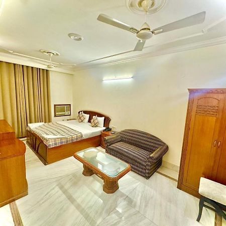 Hotel Pablas International, New Delhi, Near Metro Экстерьер фото