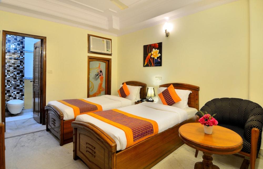 Hotel Pablas International, New Delhi, Near Metro Экстерьер фото