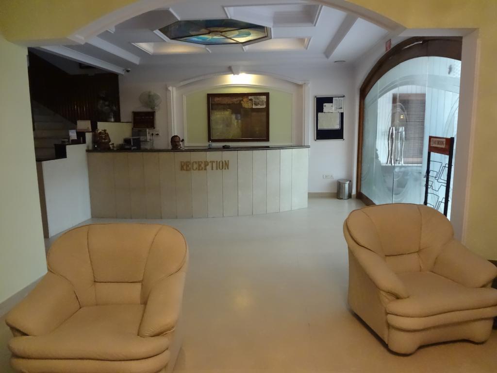 Hotel Pablas International, New Delhi, Near Metro Экстерьер фото