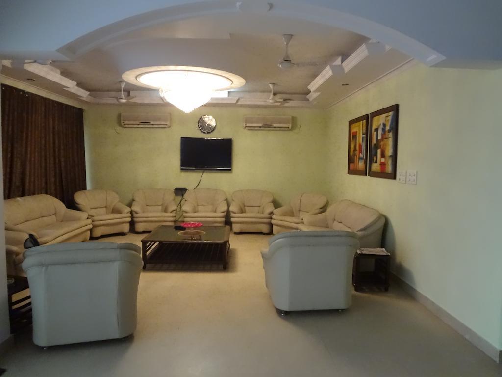Hotel Pablas International, New Delhi, Near Metro Экстерьер фото