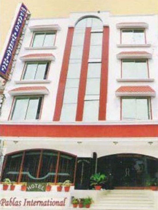 Hotel Pablas International, New Delhi, Near Metro Экстерьер фото