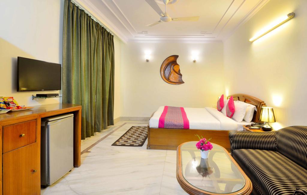 Hotel Pablas International, New Delhi, Near Metro Экстерьер фото