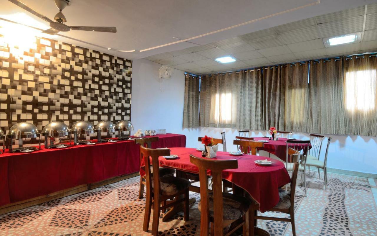 Hotel Pablas International, New Delhi, Near Metro Экстерьер фото