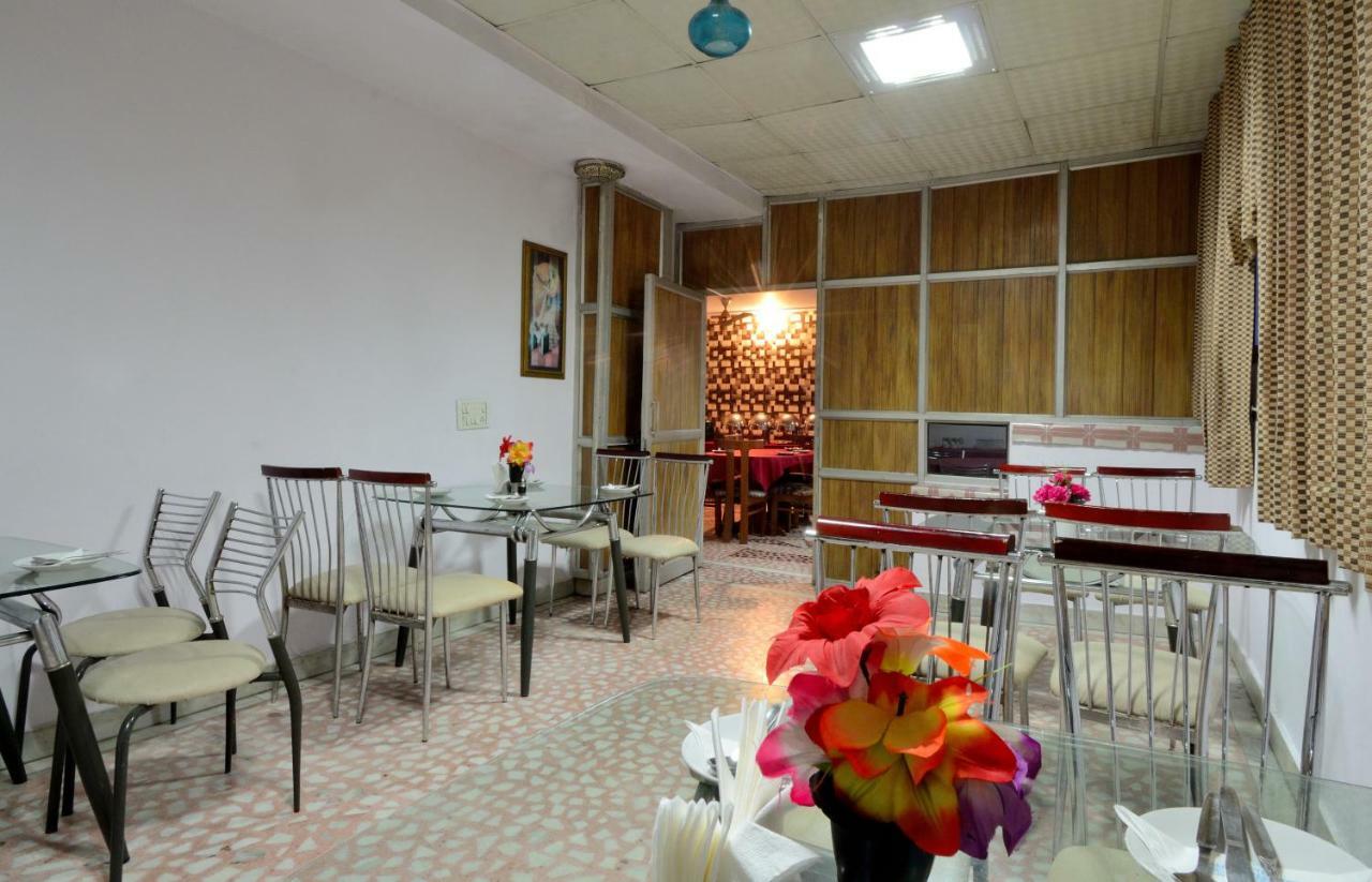 Hotel Pablas International, New Delhi, Near Metro Экстерьер фото