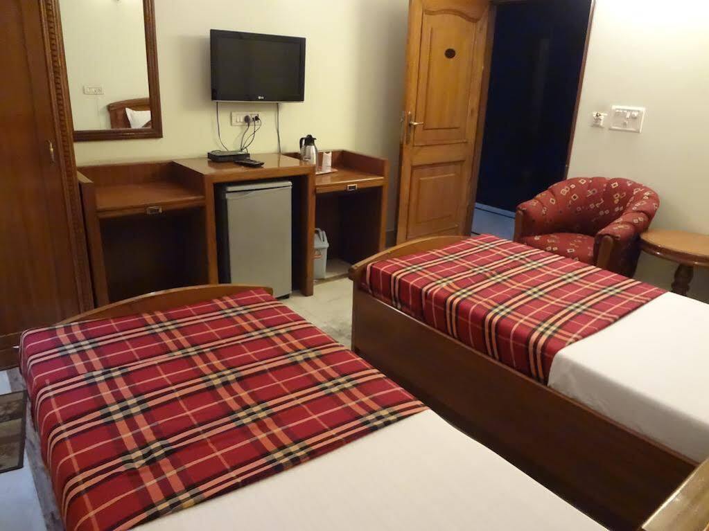 Hotel Pablas International, New Delhi, Near Metro Экстерьер фото