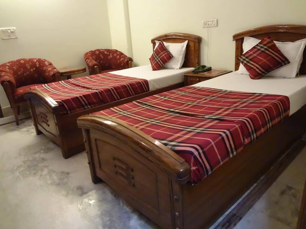Hotel Pablas International, New Delhi, Near Metro Экстерьер фото