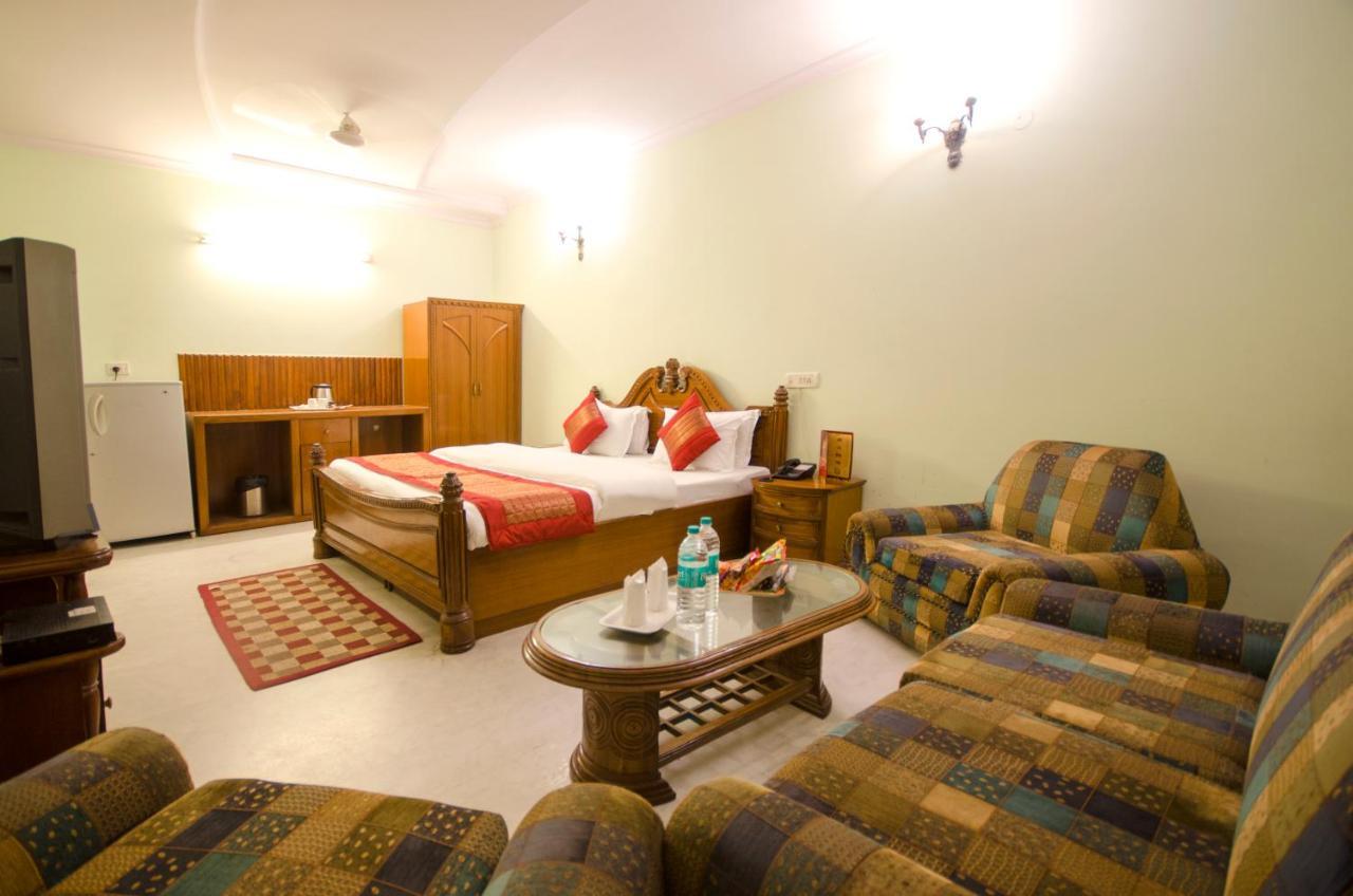 Hotel Pablas International, New Delhi, Near Metro Экстерьер фото