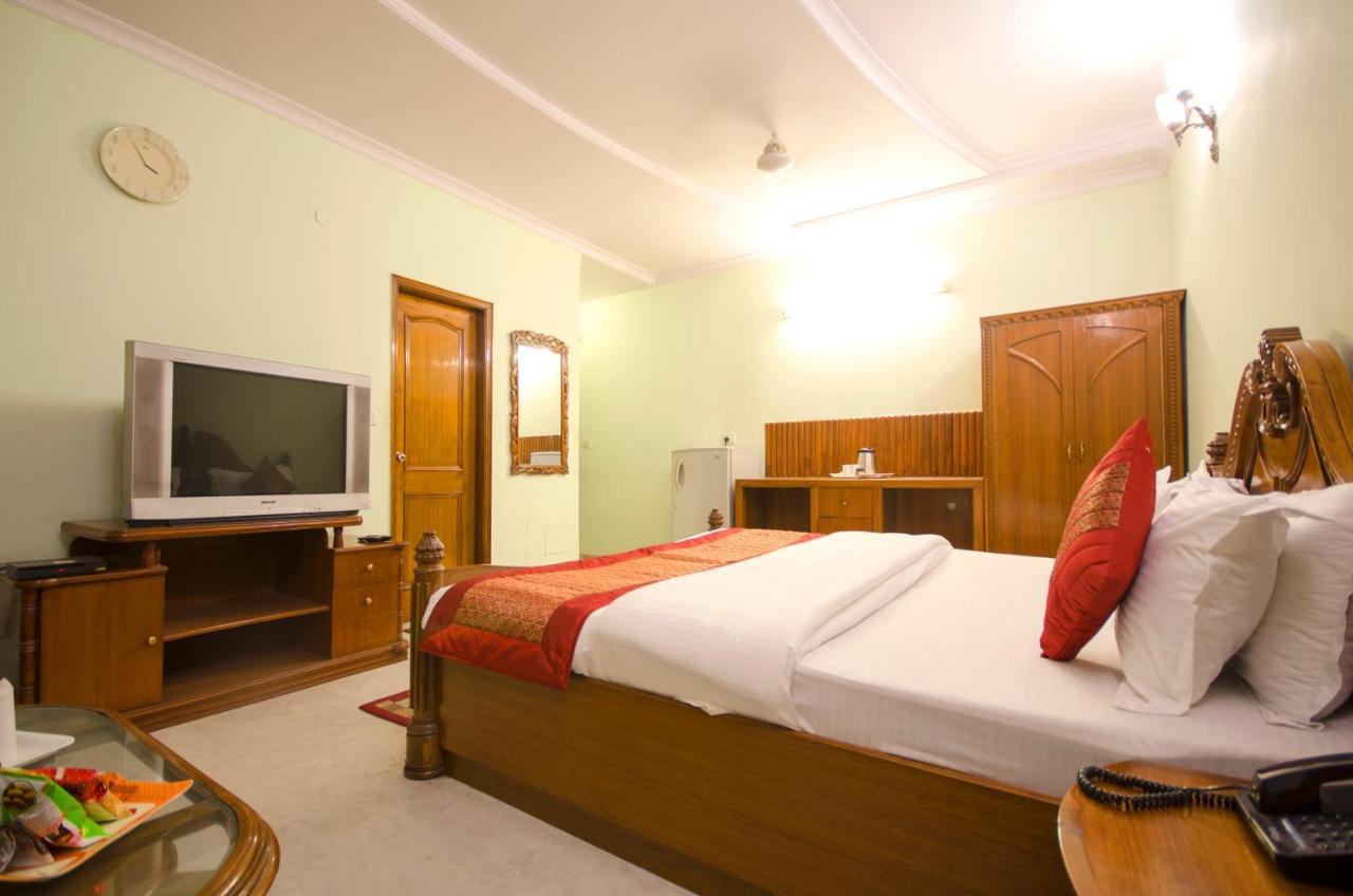 Hotel Pablas International, New Delhi, Near Metro Экстерьер фото